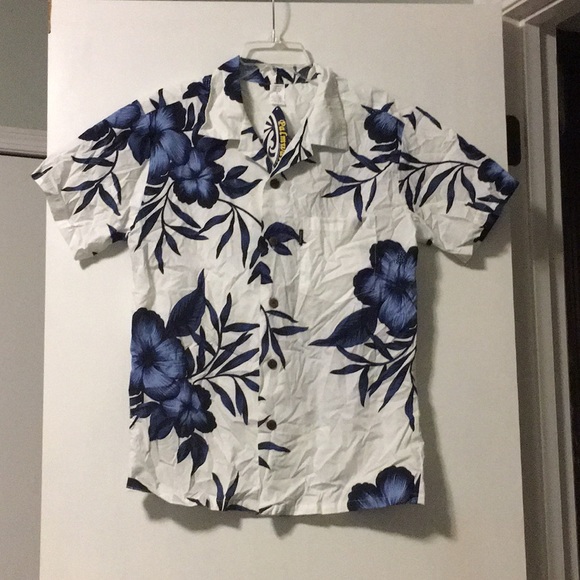 Palmwave Hawaii Other - Palmwave Blue Flowery Hawaiian Shirt
